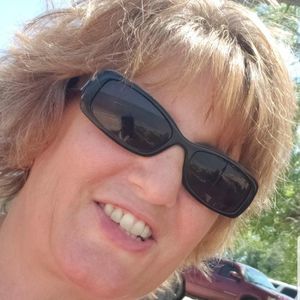 Meet your Posher, Devona